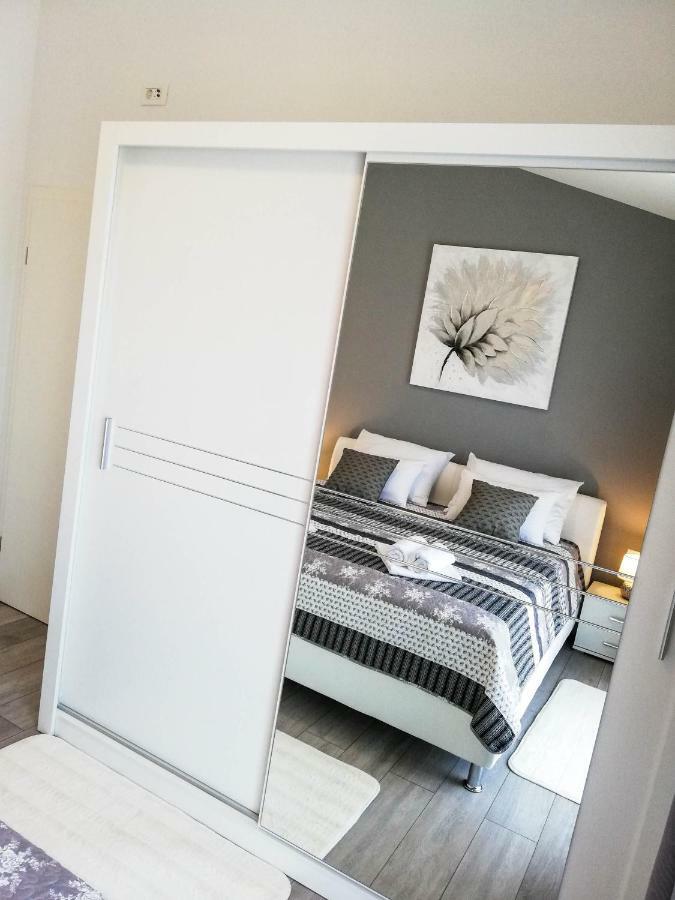 Apartment Sara Kaštela Kültér fotó